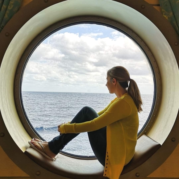 Meet your Posher, Jen - Picture 1 of 5